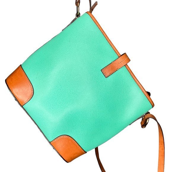 Dooney & Bourke Spearmint Pebble Leather Turn Locket Pocket Bucket Bag Purse - Picture 2 of 13